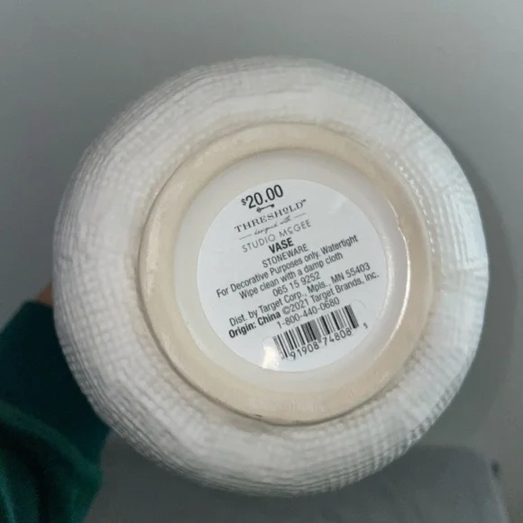 threshold cream ceramic vase - Picture 4 of 4